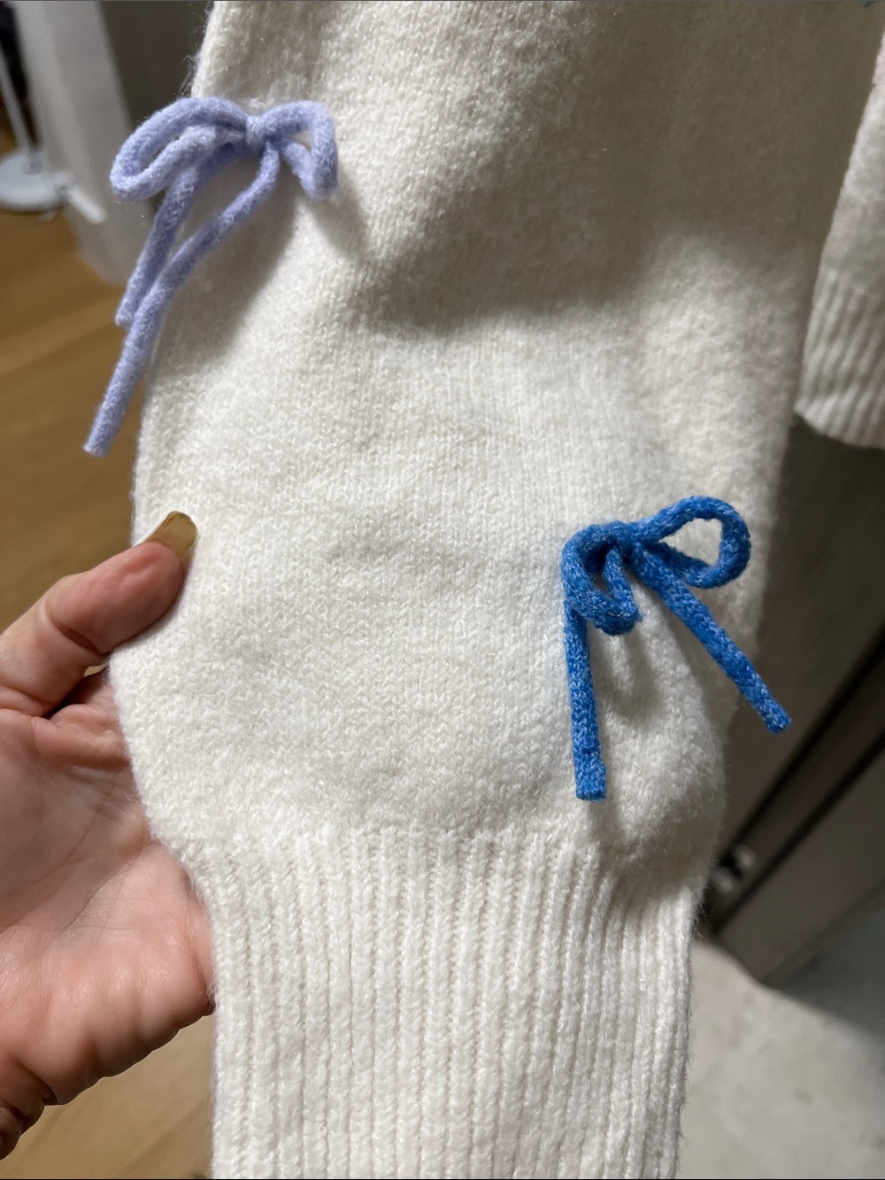 NEW! Dreamers By Debut whimsical off-white sweater with yarn bows XL - Picture 6 of 12